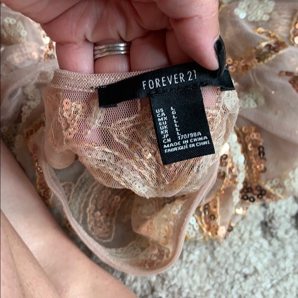 Flashy top - Picture 2 of 2